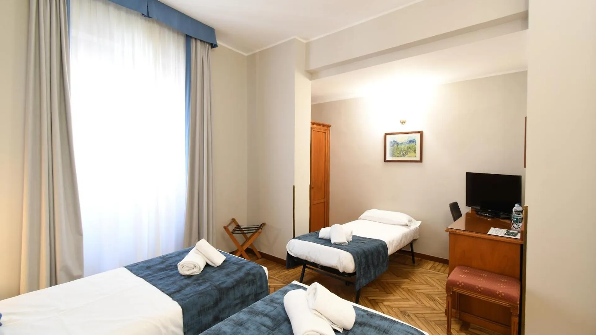 ראפאלו Hotel Cavour