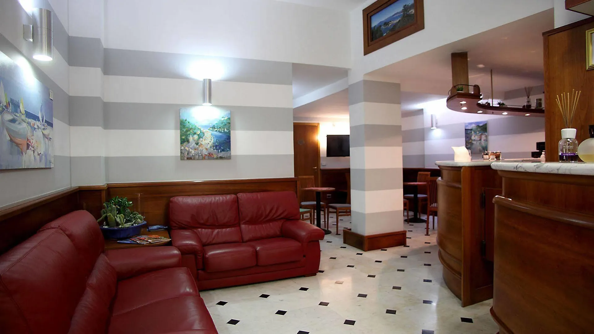 ***  ראפאלו Hotel Cavour איטליה